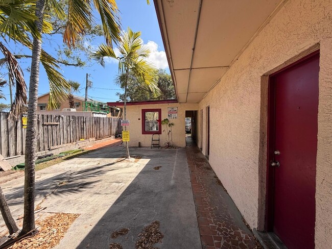 Photo - 1551 NW 6th St Unit 6