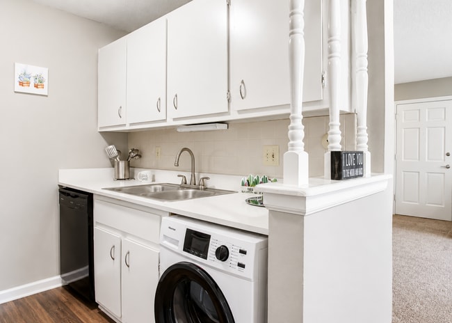 Lenexa Crossing Apartments
