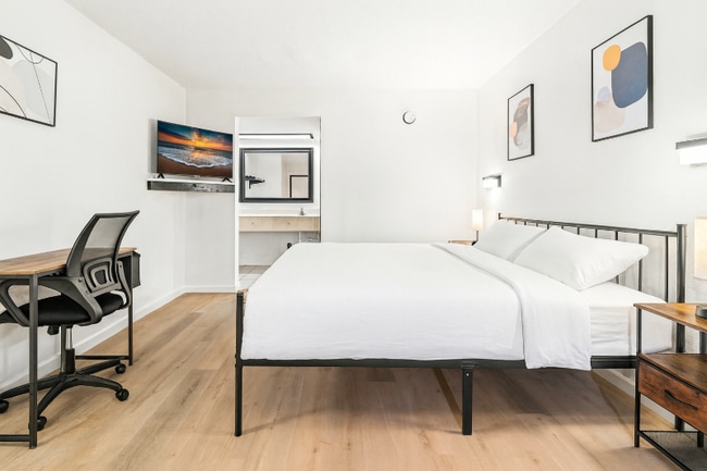 Photo - 1024 Bridge City Ave Unit 1