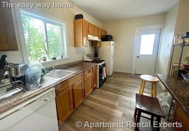 Building Photo - 123 Winthrop St