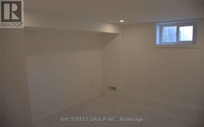 Photo - 185 Taylor Mills Dr N