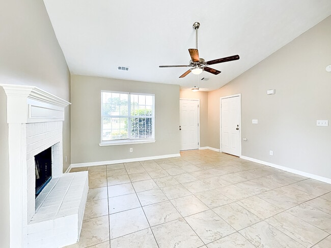 Photo - 136 Pecan Dr