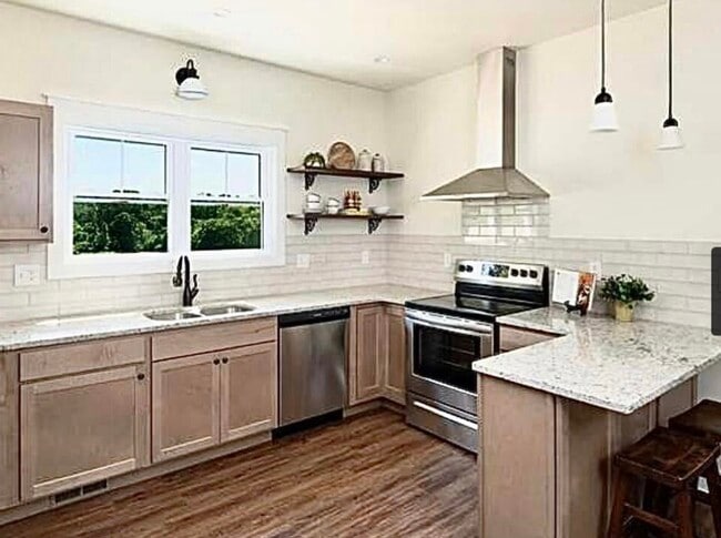 Photo - 2226 Riverside Dr