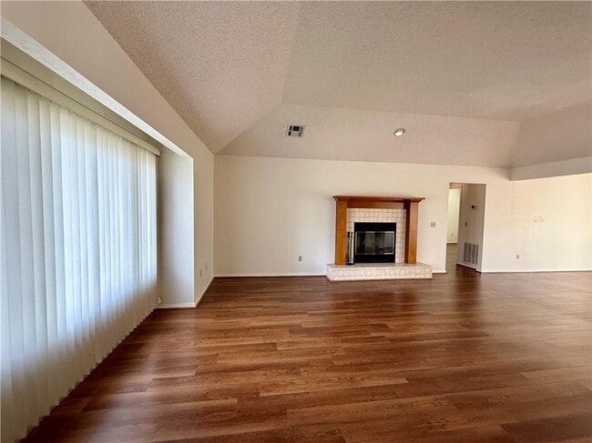 Photo - 9 Dunedin Dr