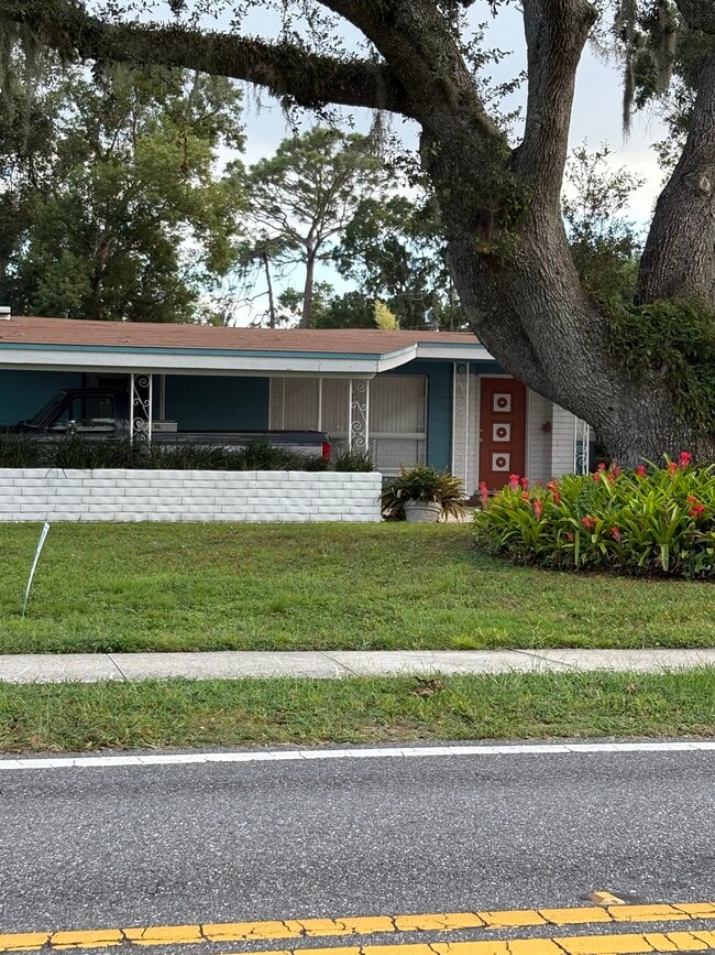 Building Photo - 6034 Linneal Beach Dr
