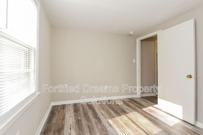 Photo - 4400 Voss Ave