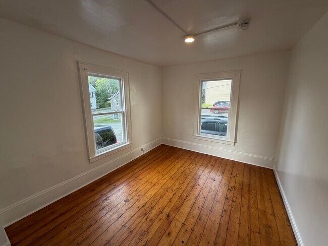 Building Photo - 64 Second St Unit #1