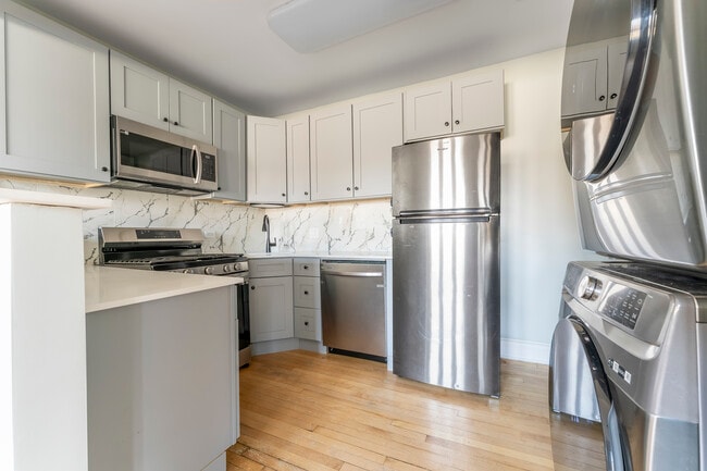 Photo - 845 Lyman Ave