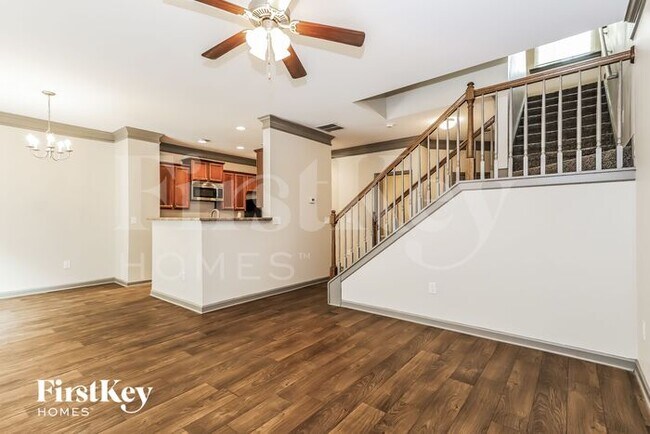 Photo - 971 Treymont Way SW