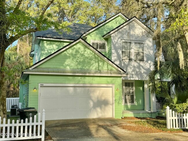 Building Photo - 900 Paradise Ln