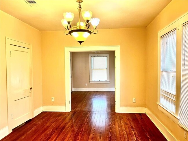 Photo - 5416 Evans Ave