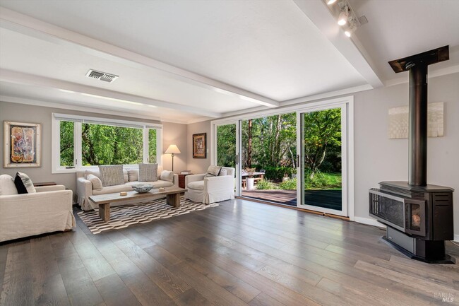 Photo - 850 Conn Valley Rd