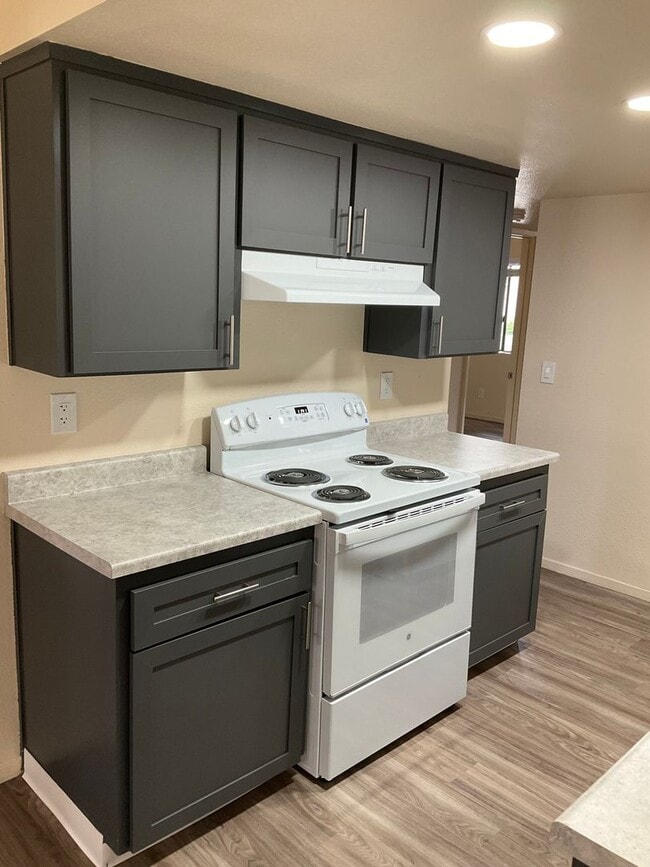 Burgundy House Apartments