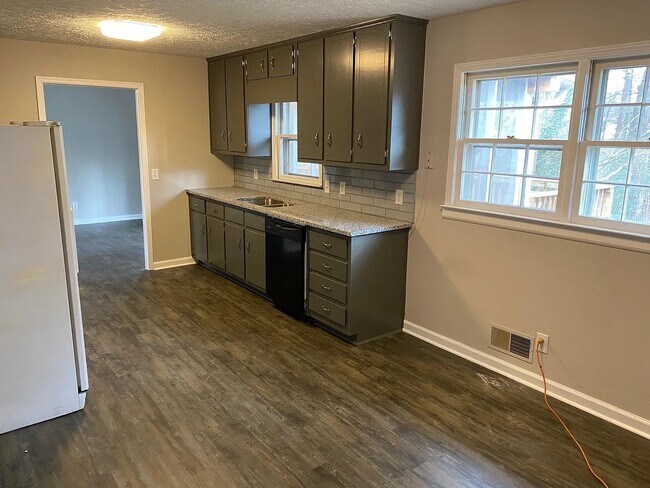 Photo - 506 Jefferson Dr