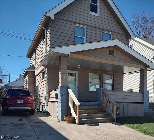 Large 4 Bedroom 2 Bath House in Cleveland - Large 4 Bedroom 2 Bath House in Cleveland