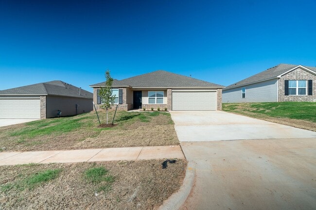 Gorgeous 4 Bed 2 Bath Home in Mustang! - Gorgeous 4 Bed 2 Bath Home in Mustang!