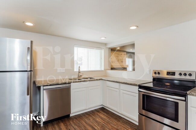 Photo - 1615 W Bluefield Ave