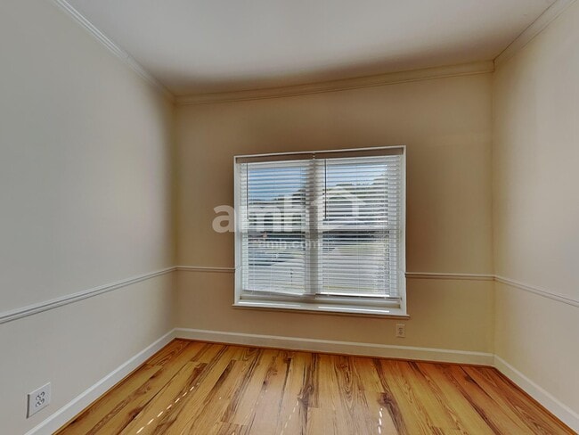 Photo - 7012 Poplar Creek Trce