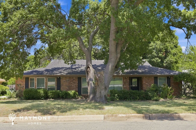 Building Photo - 6416 Wrigley Way