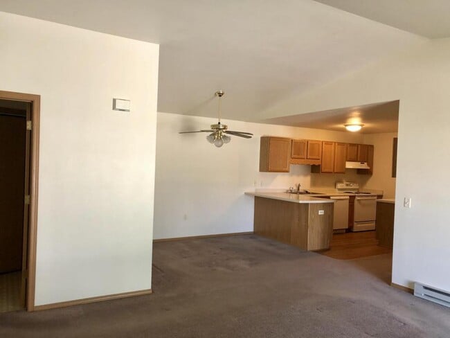 Photo - 451 Linden Dr