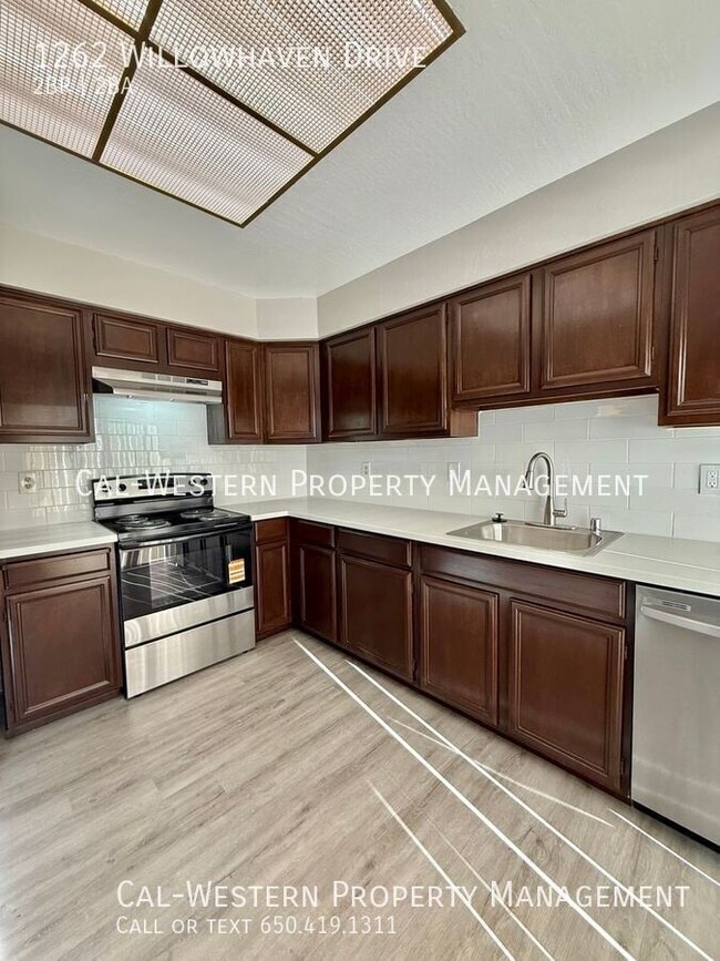 Building Photo - 1262 Willowhaven Dr