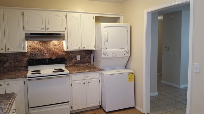 Photo - 831 Russell Cir