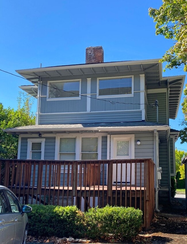 Photo - 121 NW 8th St