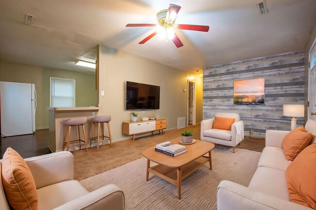 Photo - 2 Bedroom / 1.5 Bath Home in Carter Lake!
