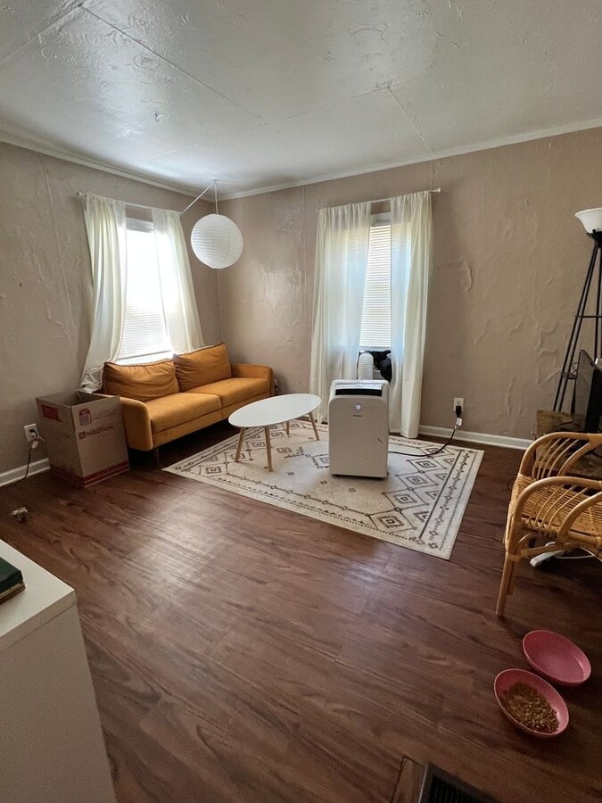 Photo - Spacious and bright Upper One Bedroom