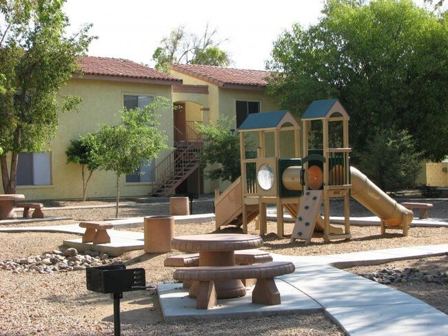 Photo - Crystal Pointe Apartments