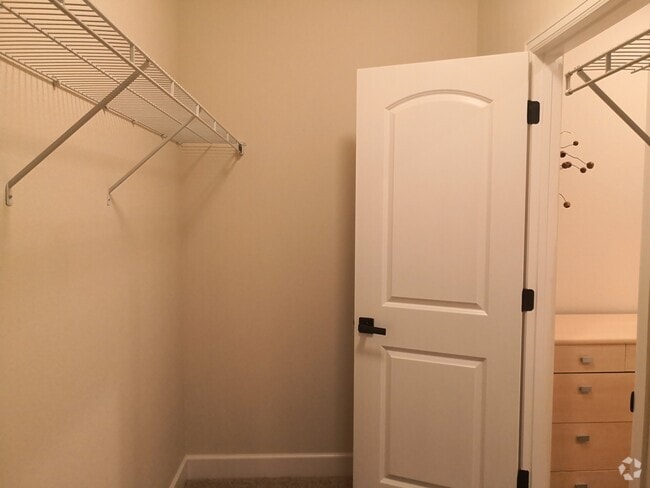 Building Photo - 12989 Ventana St Rental