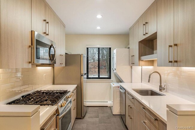 Building Photo - 30 Hillside Terrace Unit E