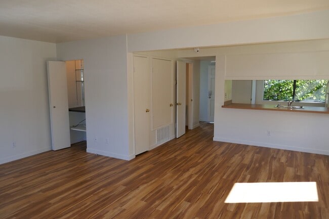 Photo - 73 Mitchell Dr