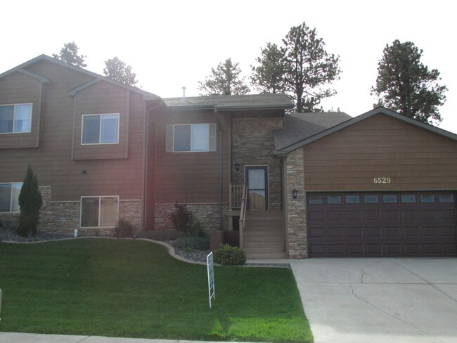 Building Photo - 3 BEDROOM | 3 BATH | DOUBLE CAR GARAGE | T... Rental