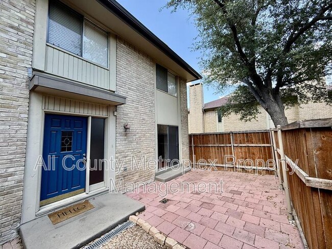 Building Photo - 2612 Custer Pkwy