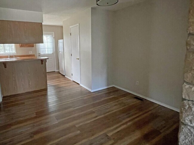 Photo - 3426 Queen Anne Way