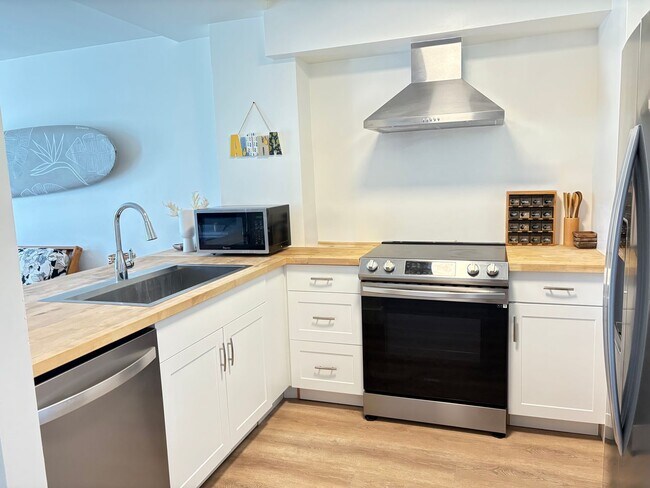 Photo - One Bedroom Makaha Valley Towers Unit 1206