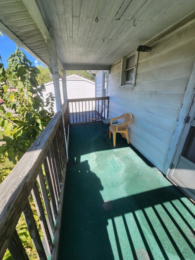 Private Deck - 701 Grant Ave Unit 2