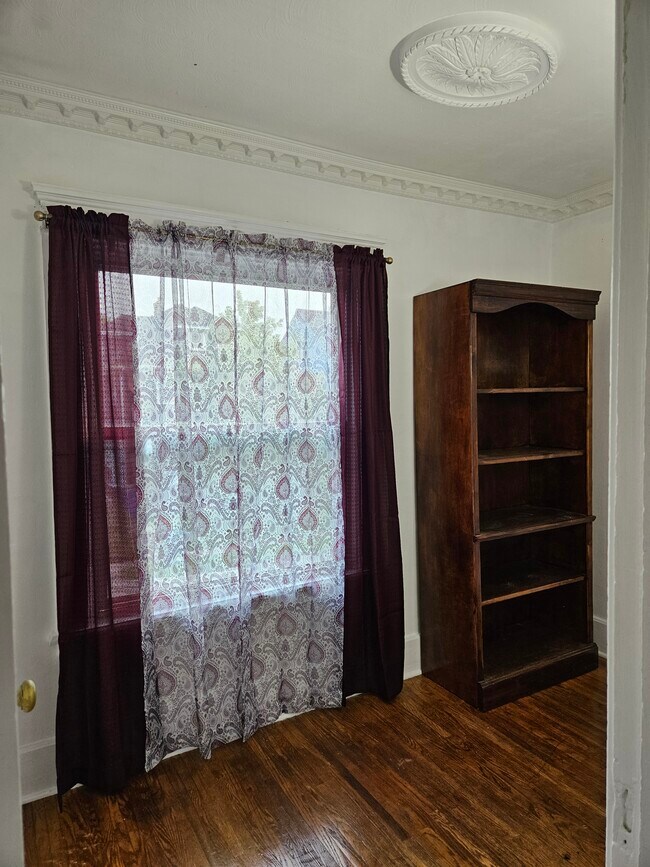 Photo - 624 Parsells Ave Unit Large 2nd Floor One Bedroom With Bonus Room