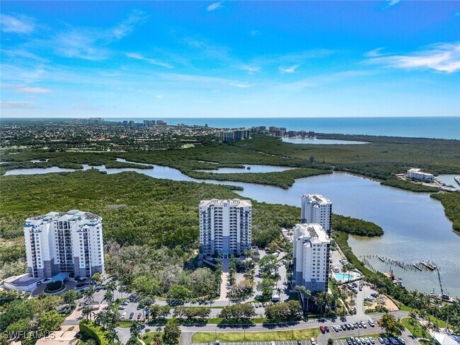 Photo - 425 Cove Tower Dr Unidad 1003 Rental