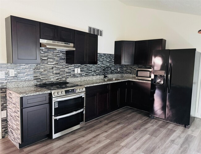 Building Photo - 24131 4 Sixes Ln