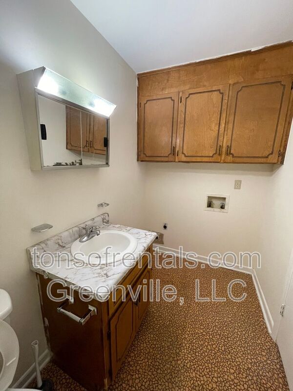 100 Stonecreek Drive Condo Unit D Condo for Rent in Spartanburg, SC