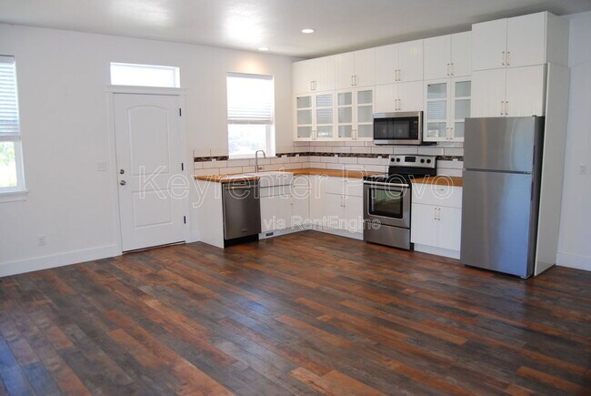 Photo - 713 W 500 S Unit B