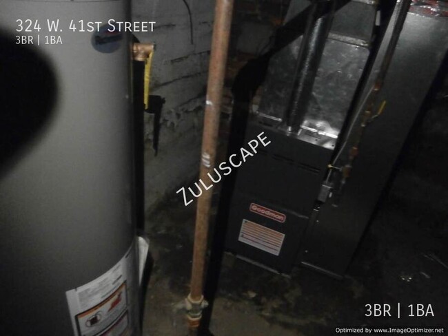 Photo - 324 W 41st St