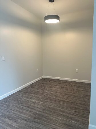 1-bedroom den - 135 - 153 Waterman Ave