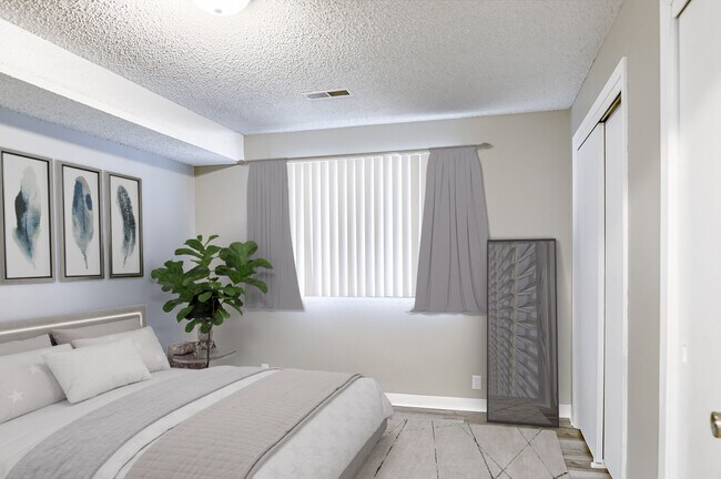 Photo - 335 S 26th St