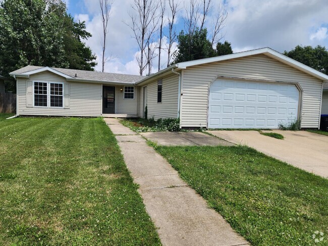 Building Photo - 3 Bedroom 2 Bathroom home