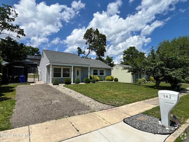 Building Photo - 142 Village Dr Rental