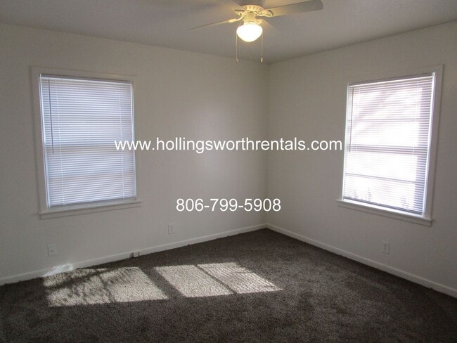 Photo - 3 Bedroom, 2 Baths, 2 living rooms with extra large Laundry Room House