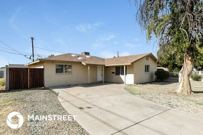 Photo - 2932 N 46th Ave